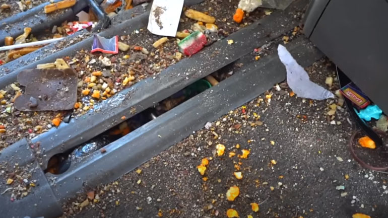 Δείτε το πιο βρώμικο αυτοκίνητο του κόσμου να γίνεται το καθαρότερο – Πόσες χιλιάδες ευρώ αξία πήρε πίσω;