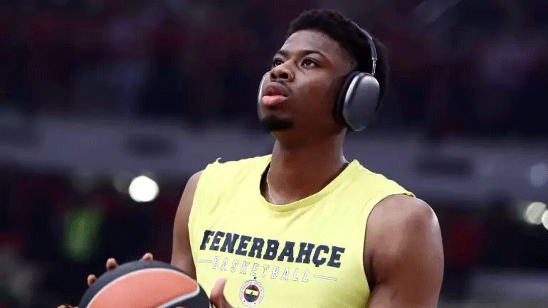 Ελεύθερος από τη Φενέρμπαχτσε ο Κώστας Αντετοκούνμπο