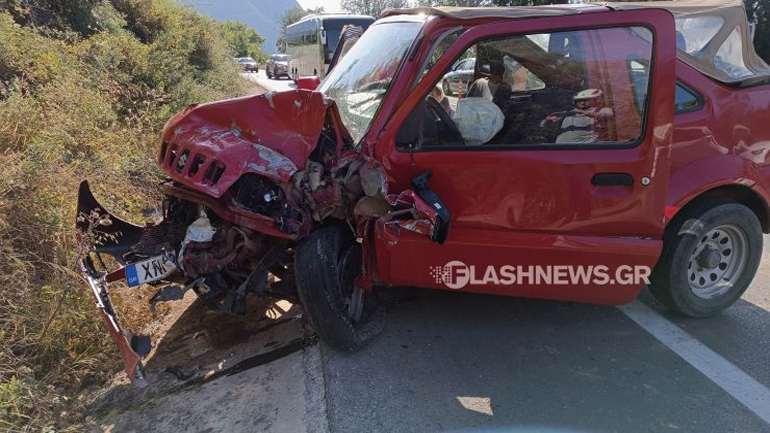 Σοκαριστικό τροχαίο στην Κρήτη – Στο νοσοκομείο τρεις τραυματίες