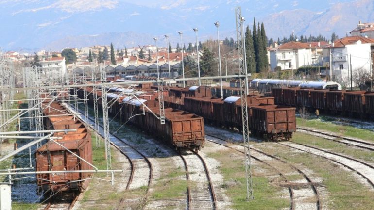 Ερωτικά όργια στο δεύτερο σταθμαρχείο της Λάρισας, Μεζούρλο Ερωτικά όργια στο δεύτερο σταθμαρχείο της Λάρισας, Μεζούρλο