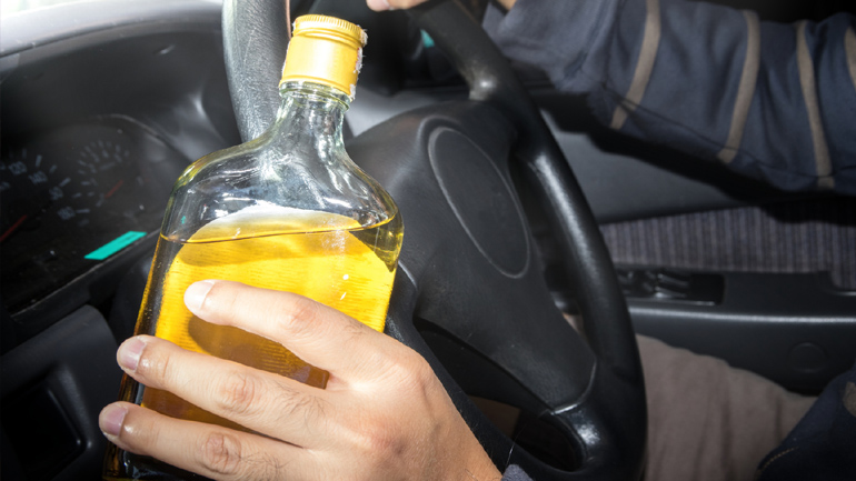 Οδηγούσε… λιπόθυμος στον Αλμυρό και προκάλεσε τροχαίο ατύχημα