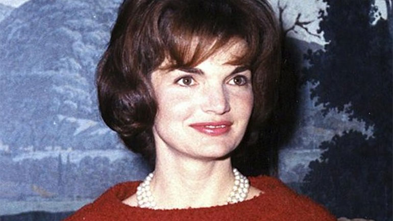 Ένας άγνωστος έρωτας αποκαλύπτεται στο νέο βιβλίο για την Τζάκι Κένεντι Ωνάση