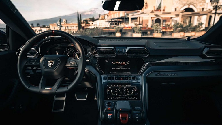 Το best seller μοντέλο της Lamborghini θα διατίθεται αποκλειστικά ως plug-in υβριδικό από το 2024