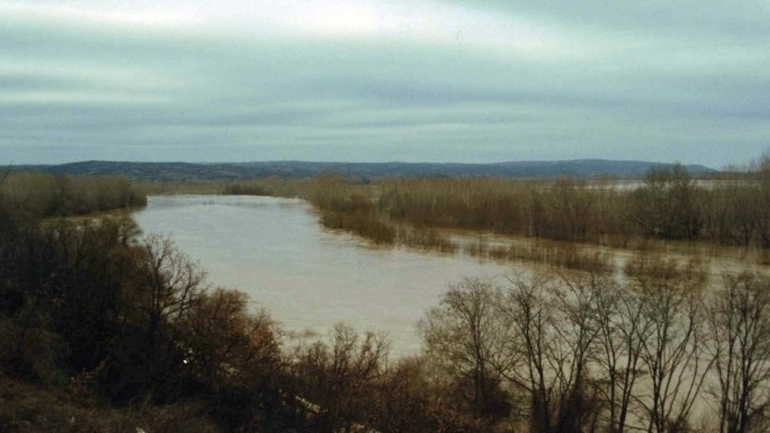 Oλοκληρώθηκε η διάσωση 145 μεταναστών από νησίδα στην περιοχή των Μαρασίων Έβρου