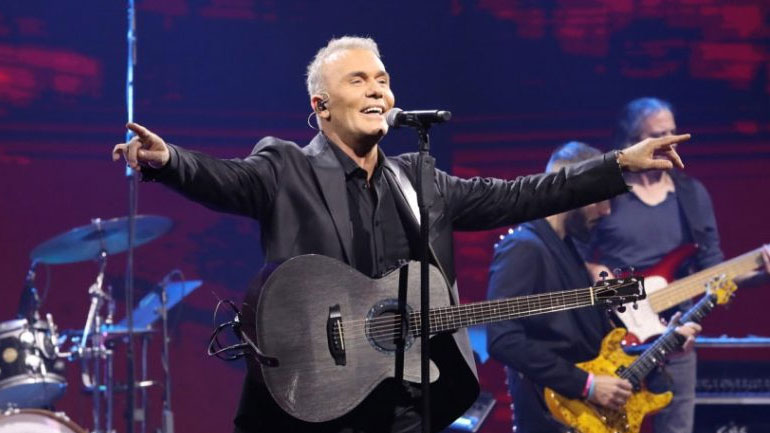 Σοκαρισμένος o Στέλιος Ρόκκος μετά τη σύλληψη του γνωστού στιχουργού για ναρκωτικά