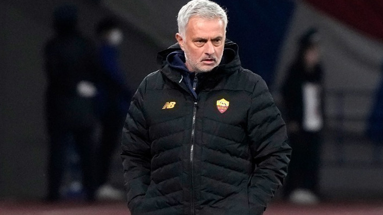 Ο Μουρίνιο αποχώρησε από το Ποδοσφαιρικό Συμβούλιο της UEFA