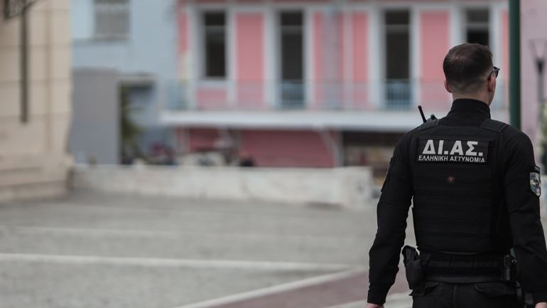 Τραυματισμός αστυνομικού στη Ρόδο – 18χρονος δικυκλιστής δεν σταμάτησε για έλεγχο και τον παρέσυρε