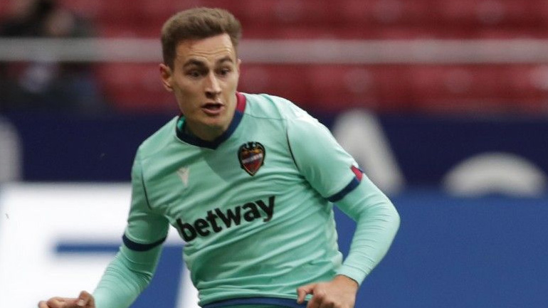 «Ενδιαφέρεται για τον Ντε Φρούτος ο Ολυμπιακός»