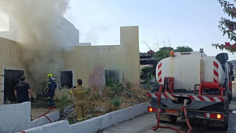 Πυρκαγιά στο παλιό γηροκομείο Άνω Λιοσίων