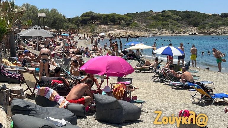 Γεμάτες οι παραλίες των νοτίων προαστίων λόγω ανόδου της θερμοκρασίας