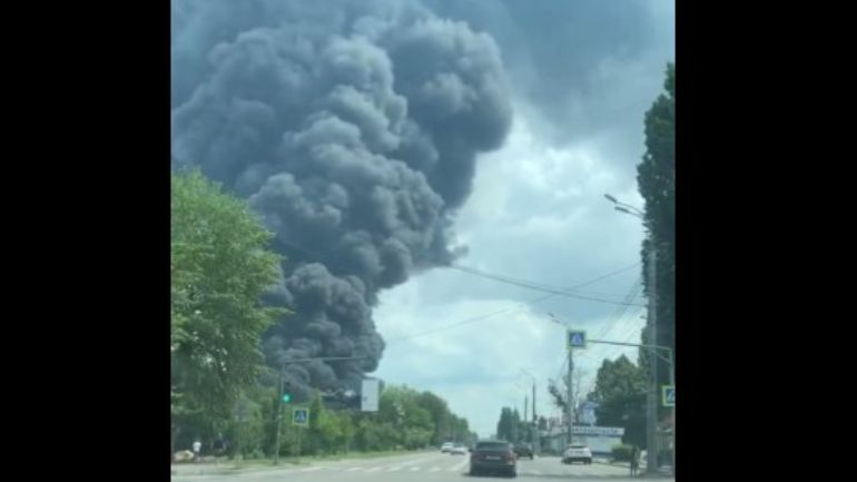 Ρωσία: Μεγάλη φωτιά σε δεξαμενή καυσίμων στη Βορονέζ