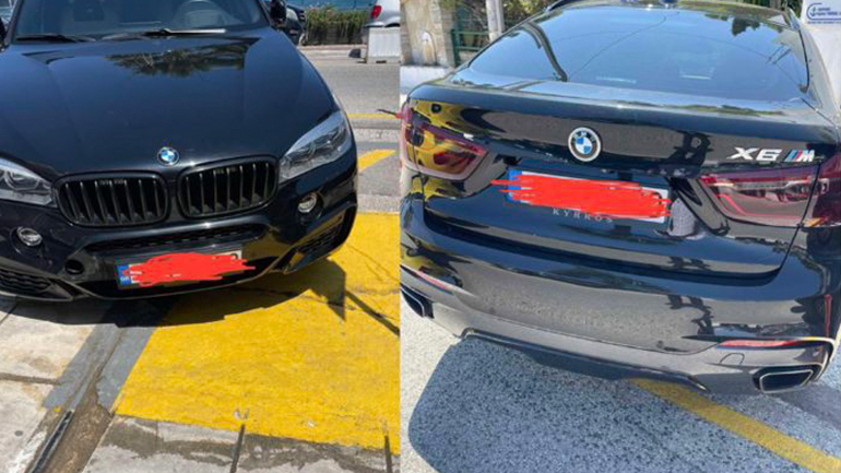 Ραφήνα: Πάρκαρε το πολυτελές τζιπ σε ράμπα για ΑΜΕΑ