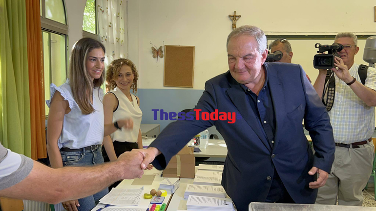 Εκλογές 2023: Ψήφισε ο Κώστας Καραμανλής