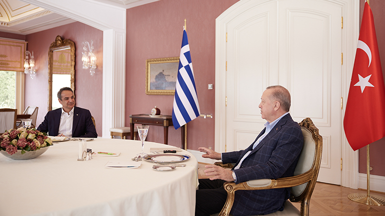 Συμφώνησαν να συναντηθούν στο Βίλνιους Μητσοτάκης και Ερντογάν