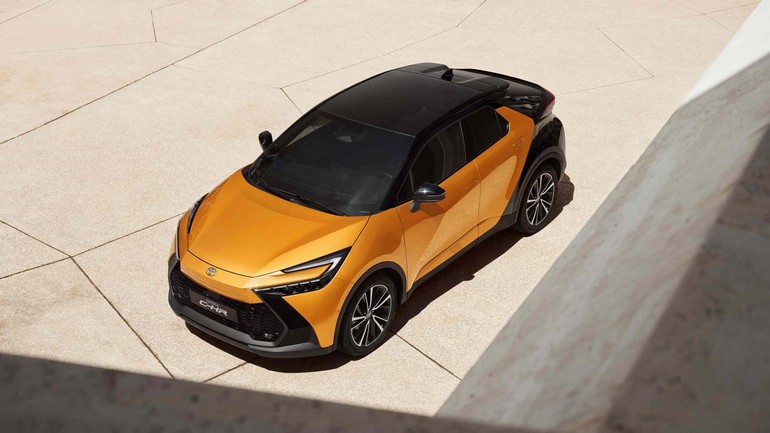 Νέο Toyota C-HR: Μπαίνει στην πρίζα και αποδίδει μέχρι 223 άλογα