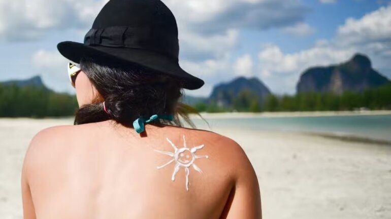 Δρ. Χαριτωμένη Βαβούλη: Αποτελεσματική και ασφαλής αντιηλιακή προστασία, κάθε μέρα, όλο τον χρόνο