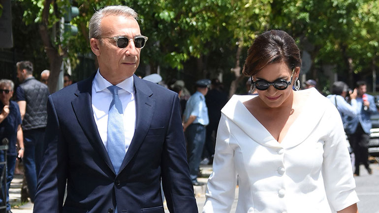 Όλγα Κεφαλογιάννη: Ορκίστηκε Υπουργός Τουρισμού έχοντας στο πλευρό της τον σύζυγό της, Μίνω Μάτσα