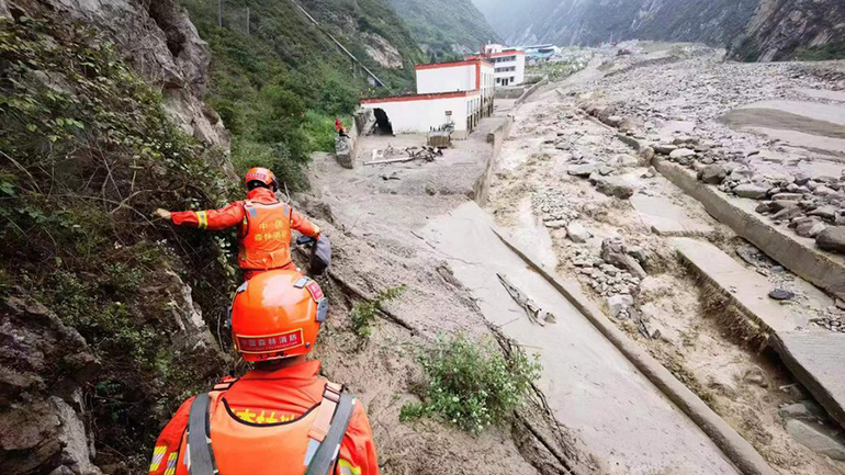 Κίνα: Τέσσερις νεκροί και τρεις αγνοούμενοι από κατολισθήσεις στην επαρχία Σετσουάν Κίνα: Τέσσερις νεκροί και τρεις αγνοούμενοι από κατολισθήσεις στην επαρχία Σετσουάν