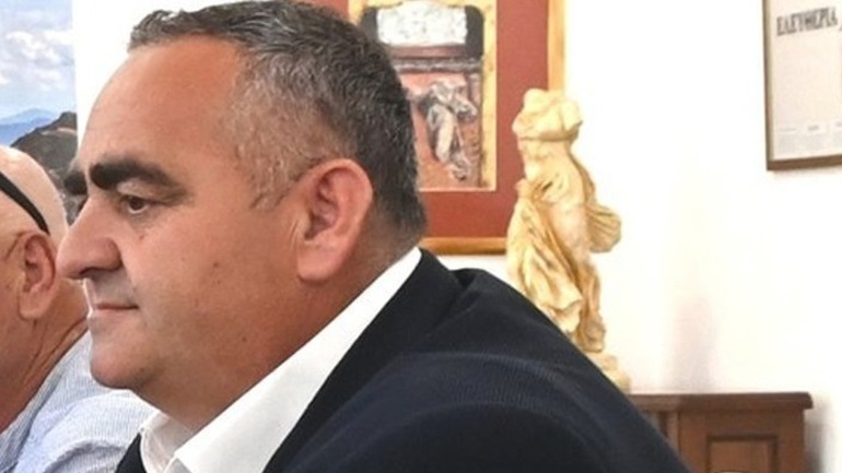 Έντονες αντιδράσεις στη Χειμάρρα για την απόρριψη του αιτήματος Μπελέρη να παραστεί στην ορκωμοσία του