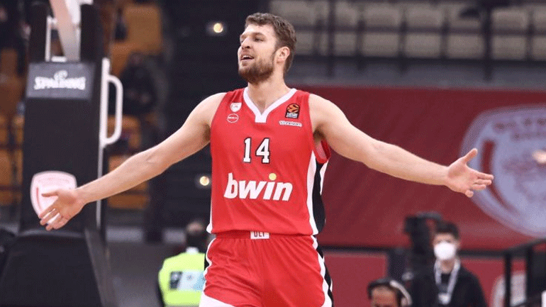 Ολυμπιακός: «Καυτό» σαββατοκύριακο για τον Βεζένκοφ