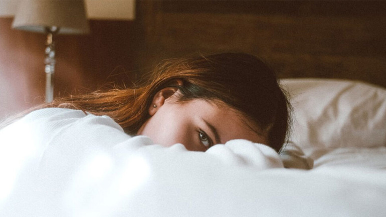 Αυτή η καθημερινή συνήθεια προκαλεί κούραση την επόμενη μέρα