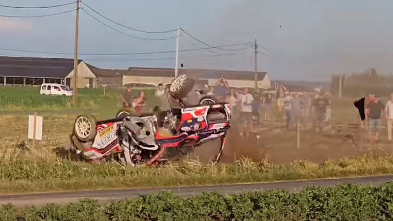 Δείτε την τρομακτική στιγμή που αγωνιστικό φέρνει 15 τούμπες σε Ειδική Διαδρομή