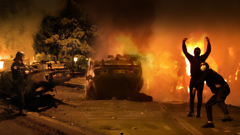 Φλέγεται το Παρίσι