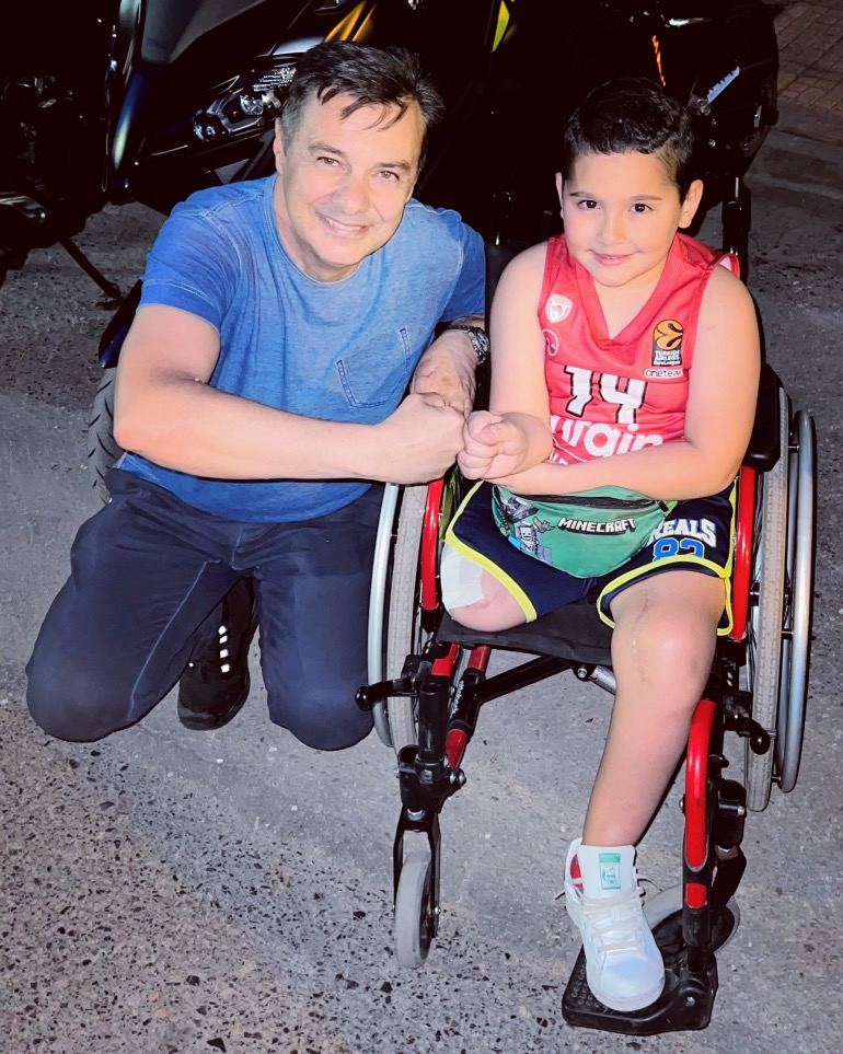 Ο Γιάννης υπόσχεται στον Δημήτρη Διατσίδη ότι θα πάει να δει MotoGP μόλις επιστρέψει!