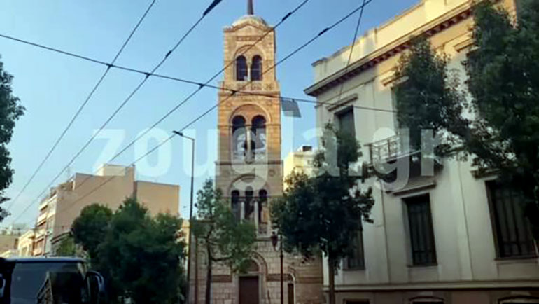 Το παρατράβηξε ο παπάς το σχοινί