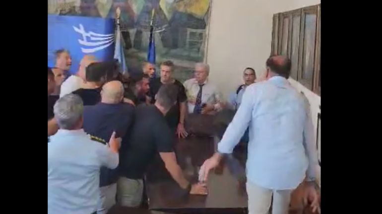 Ρόδος: Επεισόδια σε διαγωνισμό για τις ομπρέλες στις παραλίες