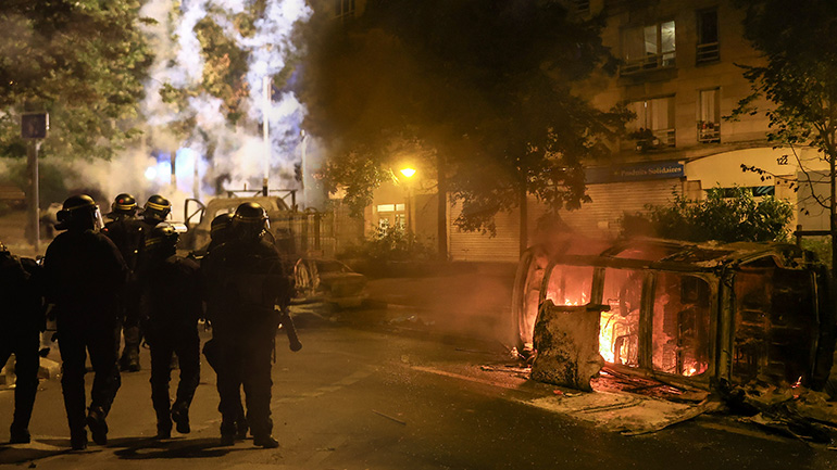 Εξετάζεται η κήρυξη έκτακτης ανάγκης στη Γαλλία