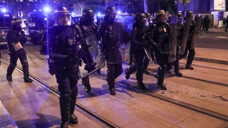 Ολονύχτια κινητοποίηση 45.000 αστυνομικών και χωροφυλάκων απόψε Παρασκευή στη Γαλλία