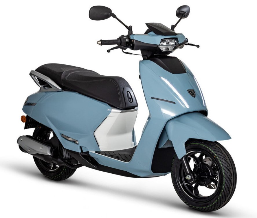 Το Django, η ρέτρο-σκούτερ πρόταση της Peugeot.