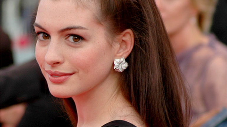 Η ταινία «Eileen» με την Αν Χάθαγουεϊ κάνει πρεμιέρα τον Δεκέμβριο