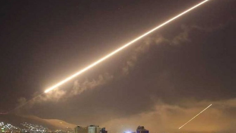 Θραύσματα αντιαεροπορικού πυραύλου που εκτοξεύτηκε από τη Συρία έπεσαν στο νότιο Ισραήλ