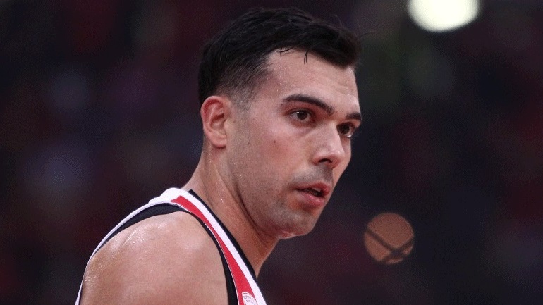 Αύριο (3/7) ξεκαθαρίζει το μέλλον του Σλούκα στον Ολυμπιακό