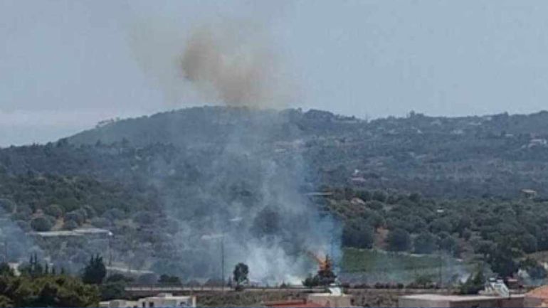 Πυρκαγιά σε ξερά χόρτα στην Κερατέα