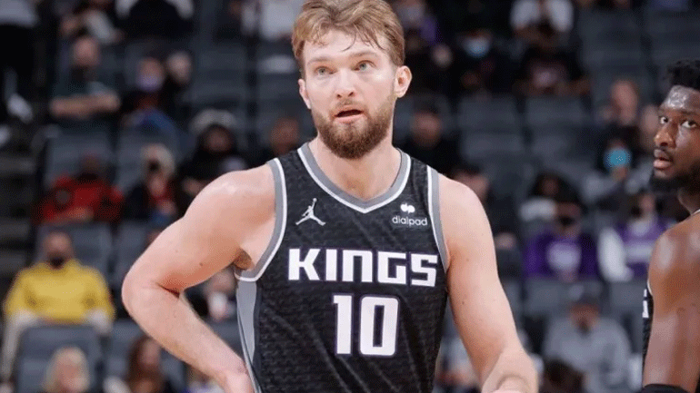 Νέο πενταετές συμβόλαιο των Κινγκς στον Σαμπόνις