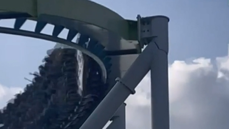 ΗΠΑ: Τρόμος σε λούνα παρκ στη Βόρεια Καρολίνα – Επισκέπτης παρατήρησε ρωγμή σε τρενάκι ΗΠΑ: Τρόμος σε λούνα παρκ στη Βόρεια Καρολίνα – Επισκέπτης παρατήρησε ρωγμή σε τρενάκι