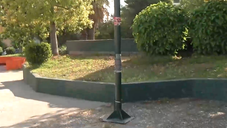 «Είχε διπλωθεί στη μέση και έκλαιγε» – Τι λέει η μητέρα του παιδιού που έπαθε ηλεκτροπληξία στη Νέα Ιωνία