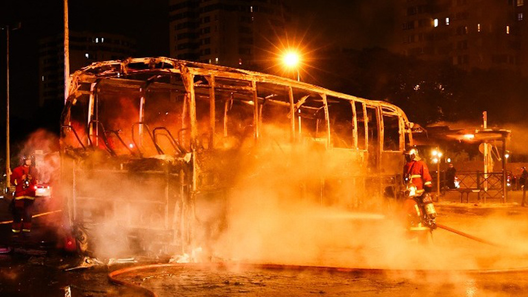 Γαλλία: Νεκρός 24χρονος πυροσβέστης που προσπαθούσε να σβήσει φωτιά σε πάρκινγκ