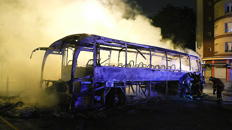 Γαλλία: Σε τουλάχιστον 20 εκατομμύρια ευρώ αποτιμώνται οι ζημιές στα μέσα μαζικής μεταφοράς του Παρισιού