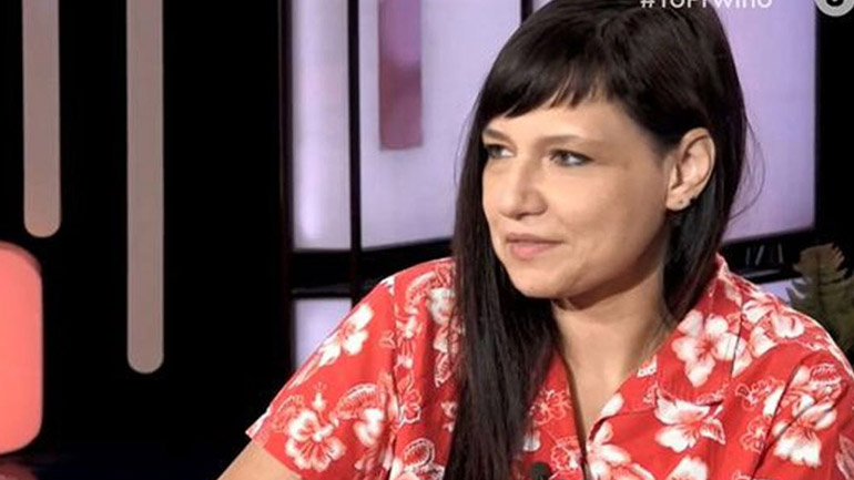 Αθηναΐς Νέγκα: «Μετά τα 45 μου αποδέχτηκα τα σημάδια της λεύκης»