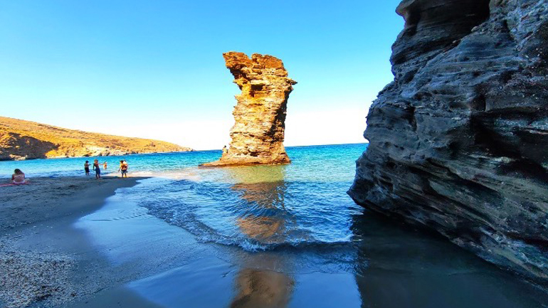 Daily Telegraph: Η Άνδρος στα 10 καλύτερα «μυστικά» νησιά της Μεσογείου