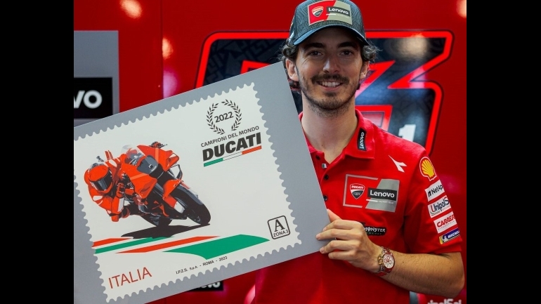 Ειδικό γραμματόσημο προς τιμήν του Παγκόσμιου Πρωταθλητή Pecco Bagnaia από την ιταλική ταχυδρομική υπηρεσία