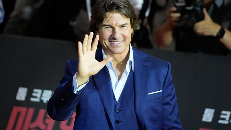 Έκλεισε τα 61 είναι επιτυχημένος και πάμπλουτος Έκλεισε τα 61 είναι επιτυχημένος και πάμπλουτος