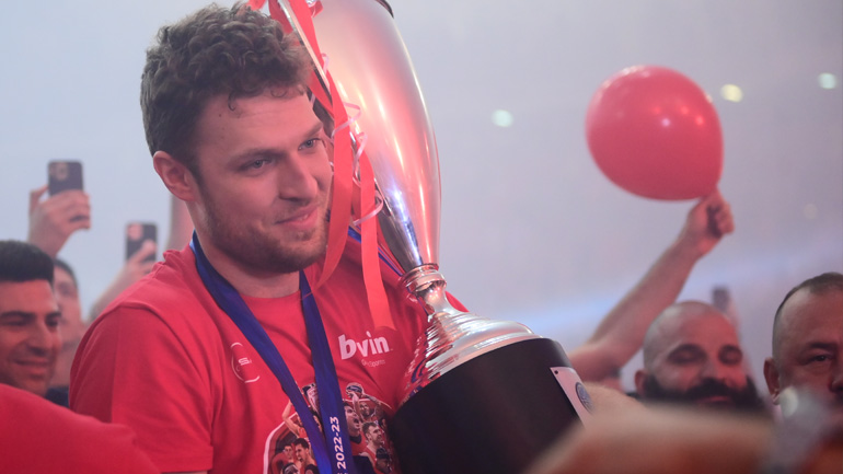 Basket League: MVP και πιο δημοφιλής παίκτης για 2η σερί σεζόν ο Βεζένκοφ!