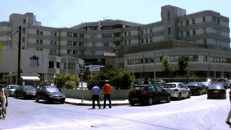 Τρίκαλα: Γυναίκα έπεσε από μπαλκόνι πολυκατοικίας