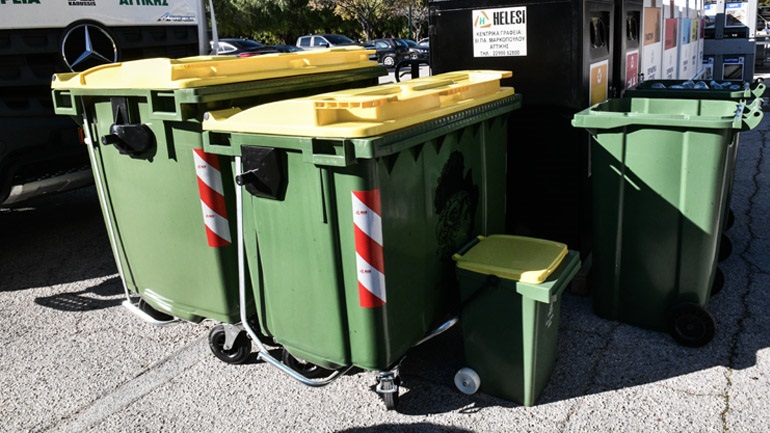 Θεσσαλονίκη: Πολίτης πέταξε στα σκουπίδια σακούλα με χρυσαφικά – Οι εργαζόμενοι άδειασαν το απορριμματοφόρο για να τα βρουν