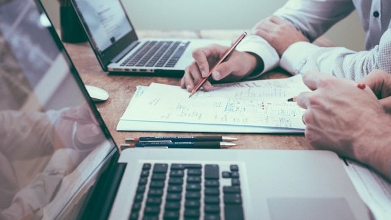 Διαφανές πλαίσιο για τα αμοιβολόγια των πνευματικών και συγγενικών δικαιωμάτων ζητούν οι ΜμΕ